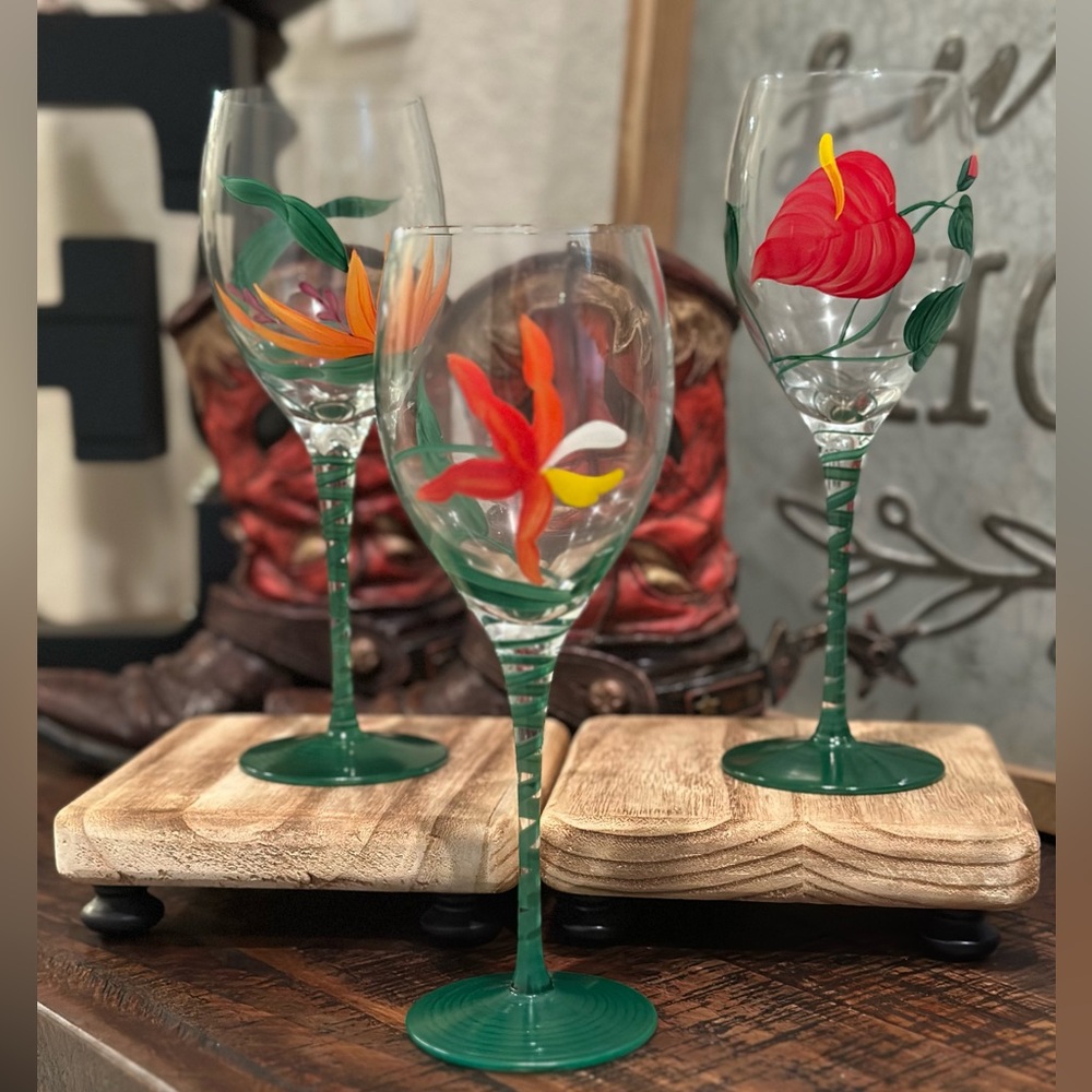 Hand-Painted Tropical Flower Wine Glass Set (Set of 3)NWOB